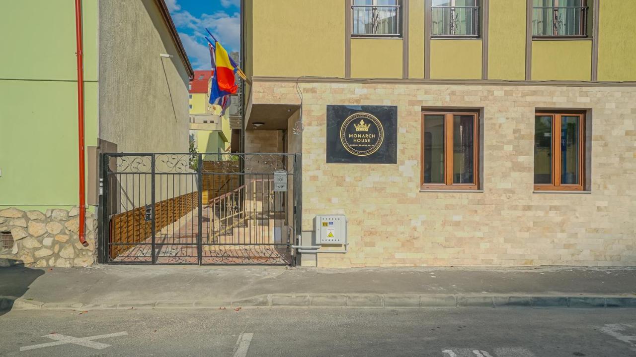 Monarch House Braşov Exterior foto